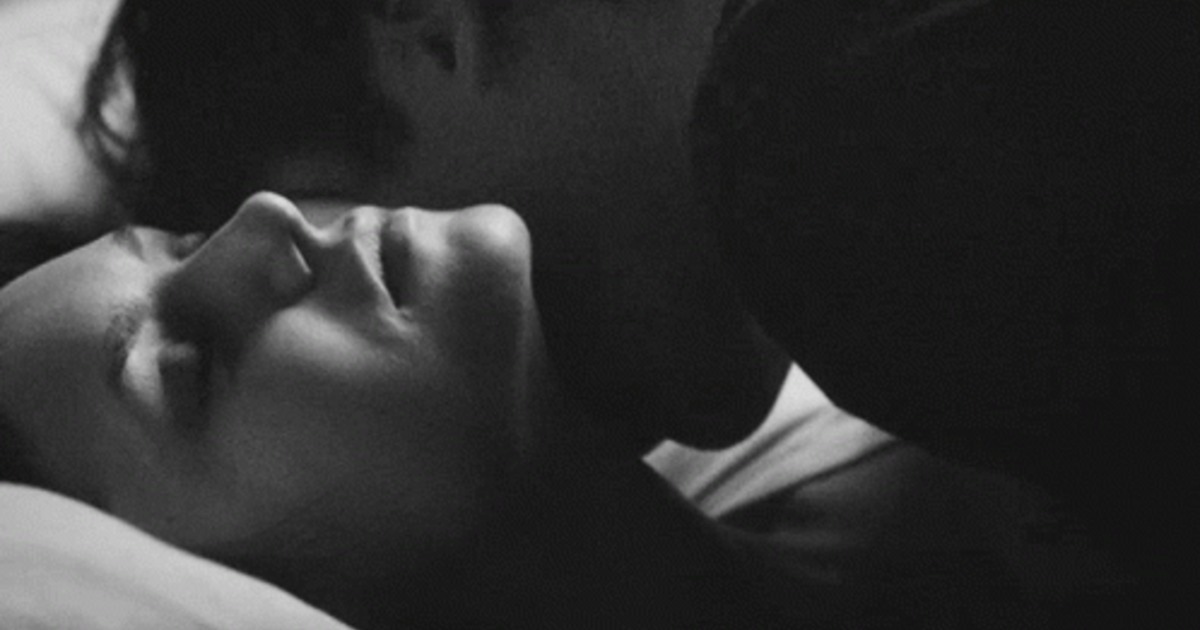 How does a man act when he's sexually attracted to you?